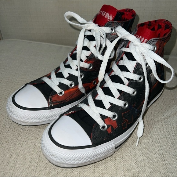 Converse Chuck Taylor Harley Quinn High Tops Mens’s Size 5 Women’s Size 7 - Picture 2 of 11